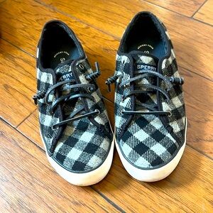 Women’s size 8 Sperry top-sliders